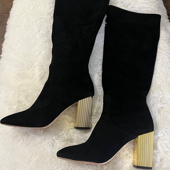 Sexy Black Knee-High Boots with Gold Heel